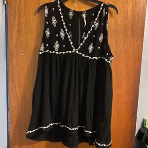 Free People black sleeveless tunic